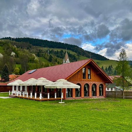 Biotour Camping & Restaurant Ghimeş-Făget Bagian luar foto