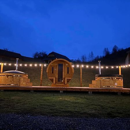 Biotour Camping & Restaurant Ghimeş-Făget Bagian luar foto