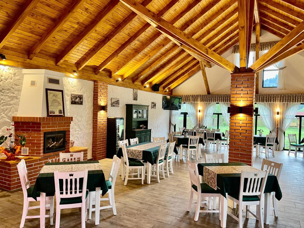 Biotour Camping & Restaurant Ghimeş-Făget Bagian luar foto