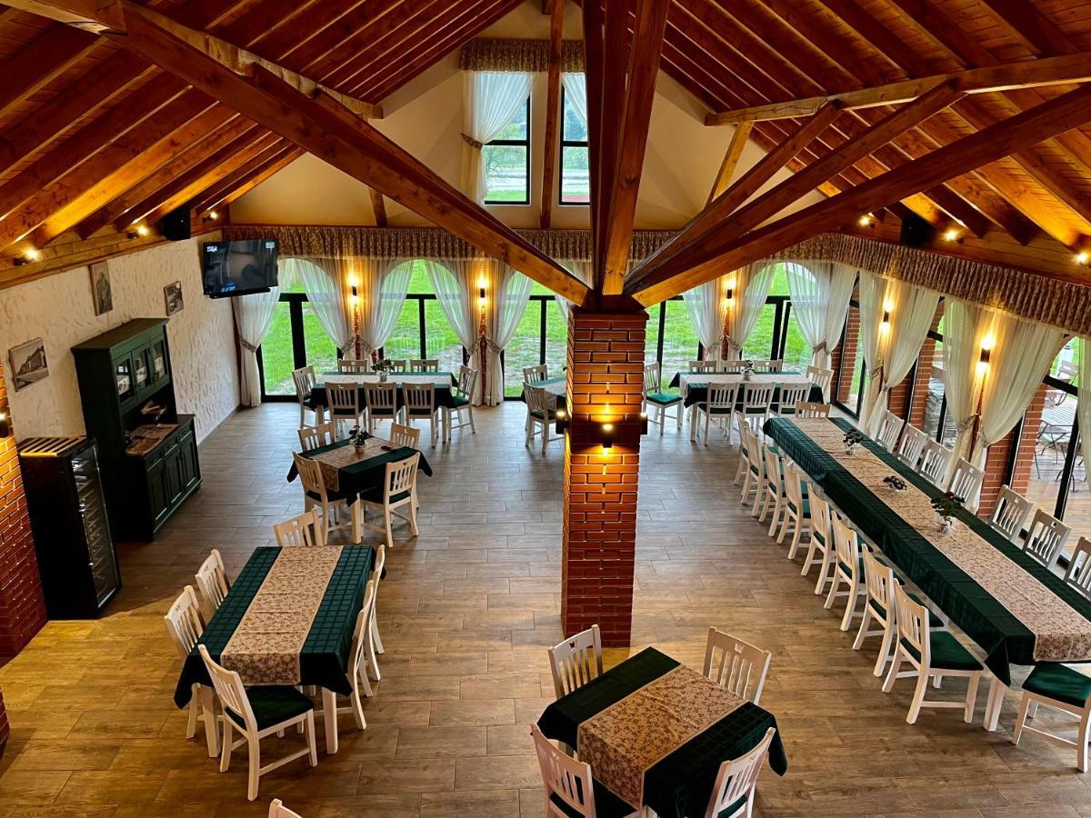 Biotour Camping & Restaurant Ghimeş-Făget Bagian luar foto