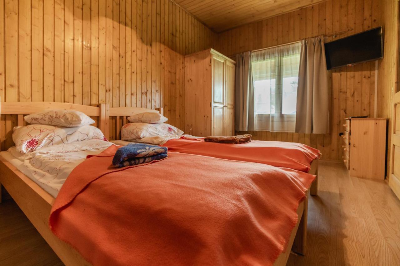 Biotour Camping & Restaurant Ghimeş-Făget Bagian luar foto