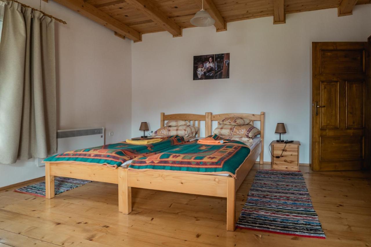 Biotour Camping & Restaurant Ghimeş-Făget Bagian luar foto