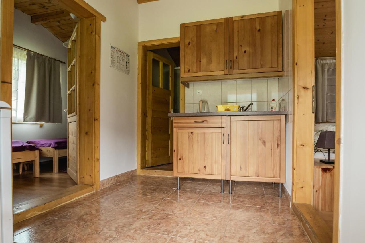 Biotour Camping & Restaurant Ghimeş-Făget Bagian luar foto