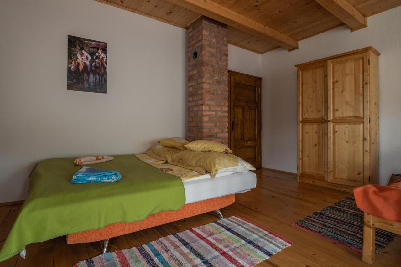 Biotour Camping & Restaurant Ghimeş-Făget Bagian luar foto