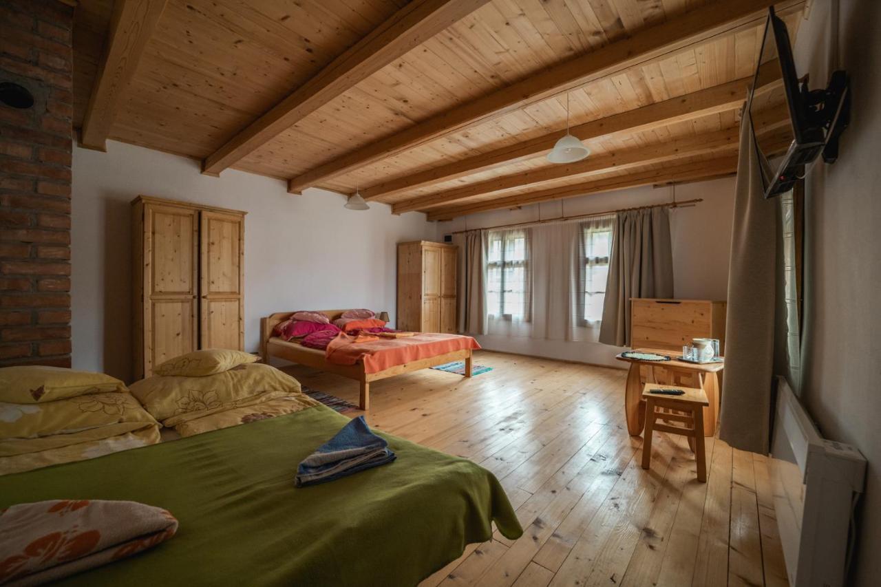 Biotour Camping & Restaurant Ghimeş-Făget Bagian luar foto